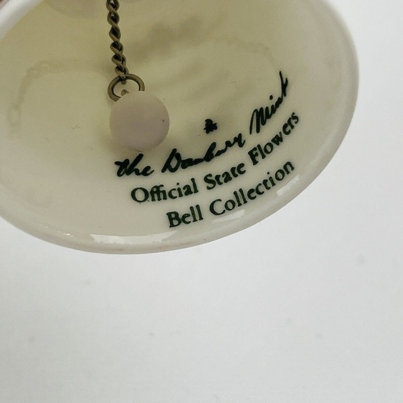 Danbury Mint Illinois Native Violet Official State Flower Bell Collection‎ - Picture 3 of 5